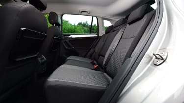 Volkswagen Tiguan 2016 - rear seats