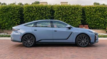 Lexus ES - side static