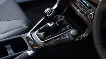 Facelifted Mk3 Ford Focus - gear lever