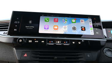 Vauxhall Grandland Electric - infotainment screen 