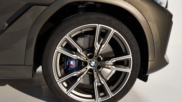 BMW X6 - wheel