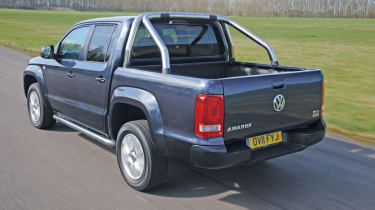 Volkswagen Amarok rear tracking