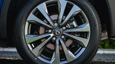 Lexus UX 350h+ F-Sport - wheel