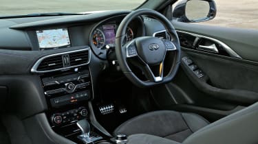 Infiniti Q30 2.2 Diesel 2016 - interior