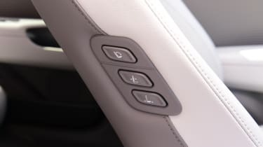 Hyundai Ioniq 6 - front seat controls
