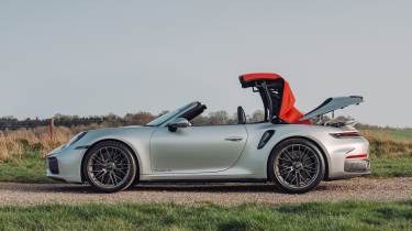 Porsche 911 Turbo S Cabriolet - roof opening