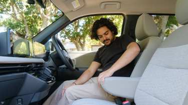 Nissan Sakura - front interior 