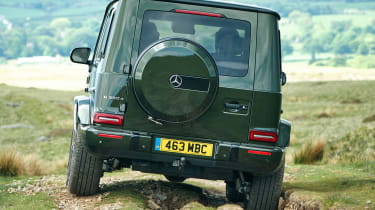 Mercedes G 350 d -rear tracking off road