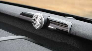 Volvo EX60 2026 - Bowers and Wilkins speaker