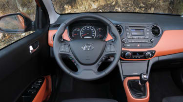 Hyundai i10 front interior