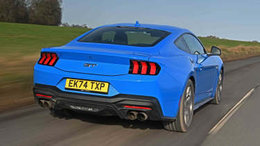 Ford Mustang GT - rear tracking