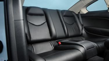 Infiniti G37 Coupe rear seats