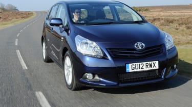 Toyota Verso front tracking