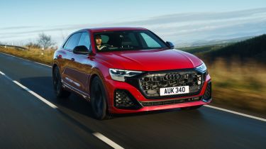 Audi Q8 - front tracking