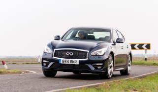 New Infiniti Q70 2015 action