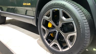 Rivian R1S - LA Motor Show - wheel