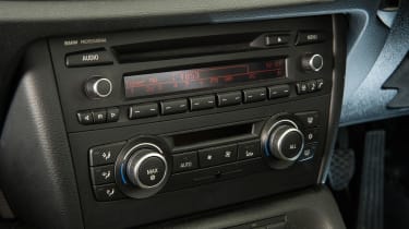 BMW X1 Mk1 - radio