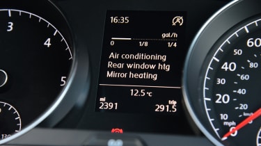 Volkswagen Golf BlueMotion display