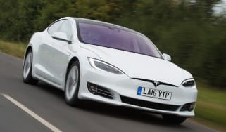 Tesla Model S 60D 2016 - front tracking