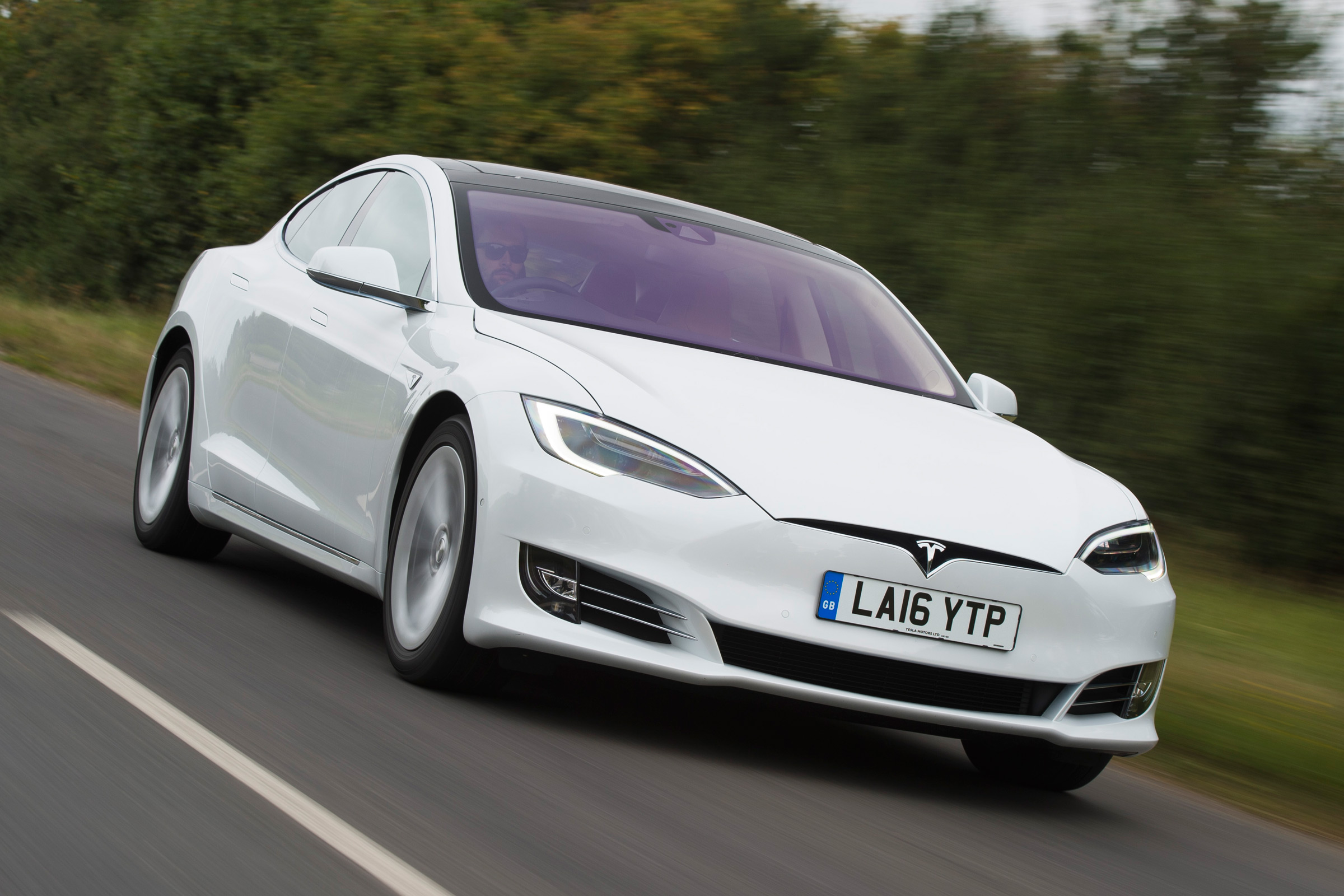 New Teslas now fitted with hardware for 'level 5' autonomy 