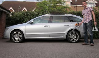 Skoda Superb Estate header