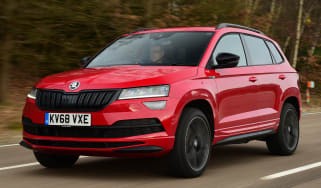 Skoda Karoq Sportline - front tracking