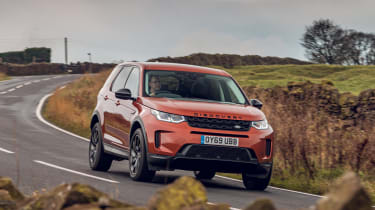 Land Rover Discovery Sport - front tracking