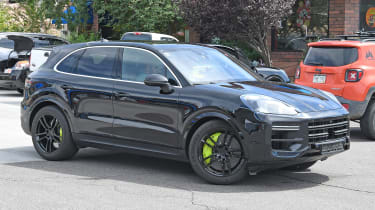 Porsche Cayenne Turbo S E-Hybrid - spyshot 1