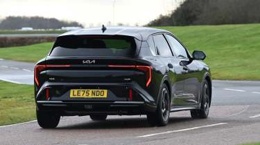Kia K4 - rear cornering