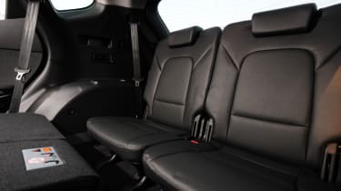 Hyundai Santa Fe 2.2 CRDi Premium rear seats