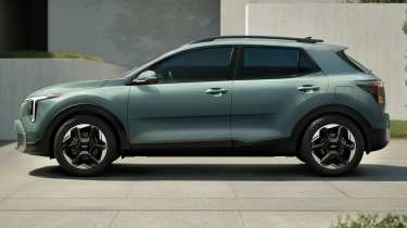 New Kia Stonic STD - side profile