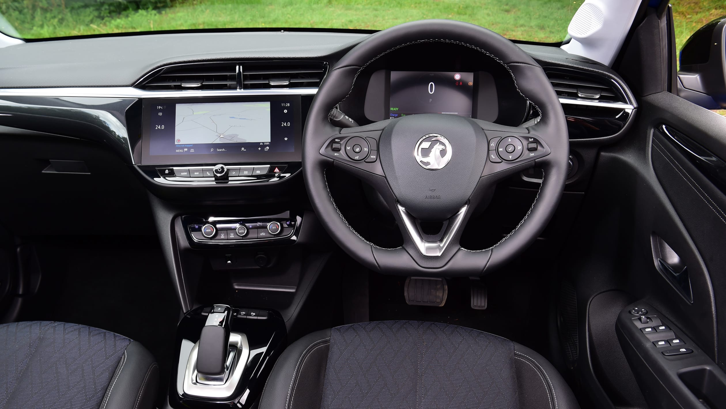 [Imagen: Vauxhall%20Corsa-e%20vs%20Renault%20Zoe-36.jpg]