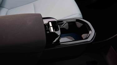 Volvo EX30 - electric window controls