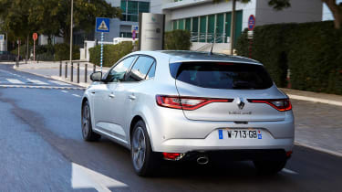 Renault Megane 2016 silver - rear tracking