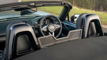Mazda MX-5 1.5 Sport - cabin