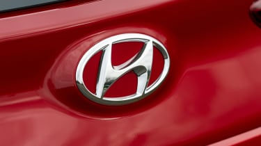 New Hyundai Kona Hybrid 2021 review - badge