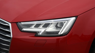 Audi A4 Avant - front light detail