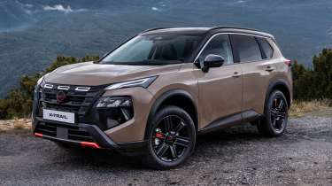 New Nissan X-Trail N-Trek - beige front 3/4 