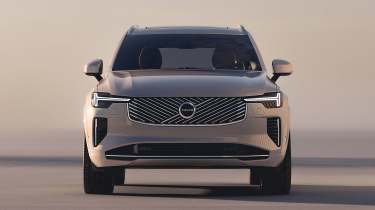 Volvo XC90 - full front