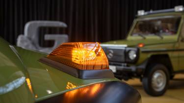 Mercedes G-Class ‘Edition Stronger than the 1980s’ - indicator light