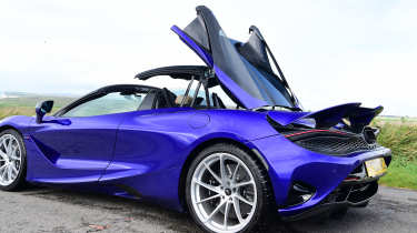 McLaren 750S Spider - roof