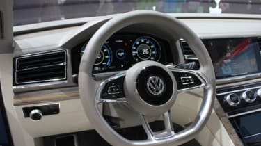 Volkswagen CrossBlue dash
