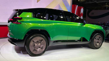 Citroen C5 Aircross concept Paris Motor Show - side profile