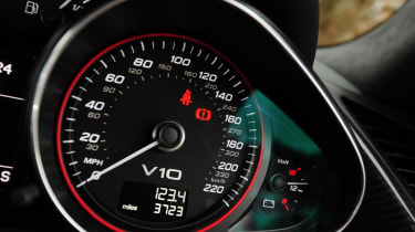 Audi R8 V10 Plus dials