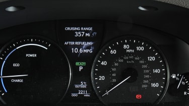 Lexus LS dials