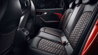 Audi RS 4 Avant - rear seats