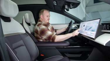 Mazda CX-6e - Ellis Hyde