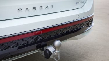 Volkswagen Passat R-Design - towing bar