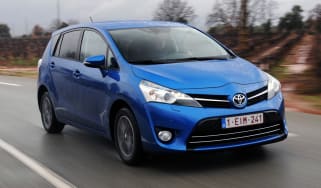 Toyota Verso front tracking