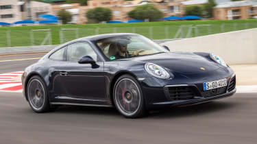 Porsche 911 Carrera 4S 2016 - front cornering